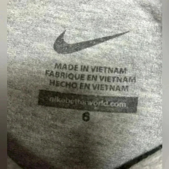 Nike Crew Neck Long Sleeve Tee - Picture 3 of 3